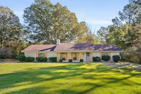 627 Pamela Drive, Senatobia, MS 38668