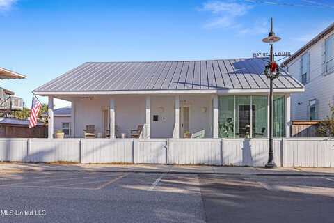 109 Court Street, Bay Saint Louis, MS 39520