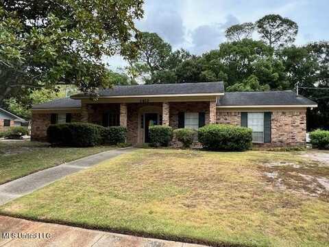 1412 Woodhaven Street, Pascagoula, MS 39581