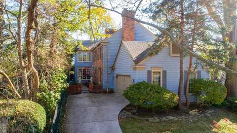 194 Charlevoix, Grosse Pointe Farms, MI 48236