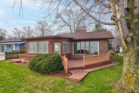 325 S Linwood Beach, Linwood, MI 48634