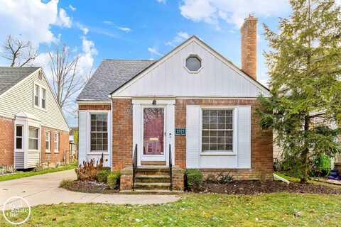 1521 Brys, Grosse Pointe Woods, MI 48236