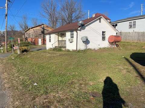 185 Circle Street, ROBBINSVILLE, NC 28771