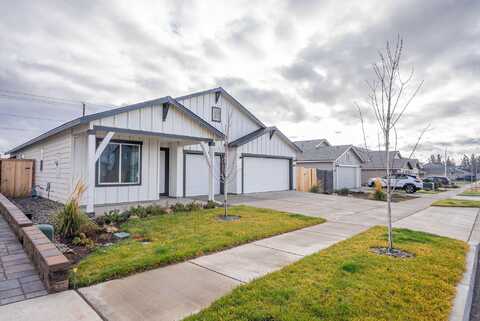 3578 NW 10th Place, Redmond, OR 97756