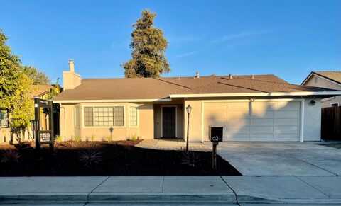 621 Clearview DR, HOLLISTER, CA 95023