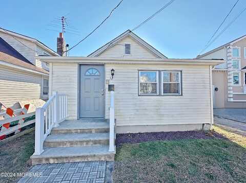 12 Lohsen Avenue, Keansburg, NJ 07734