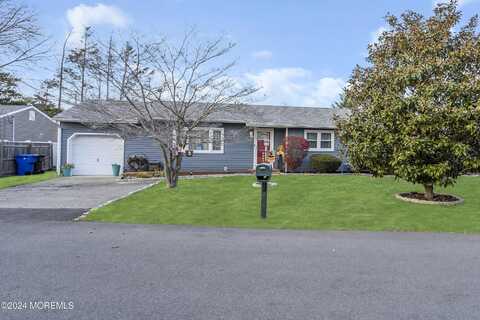 102 Oak Tree Lane, Toms River, NJ 08753