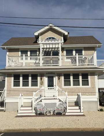 11 Dover Avenue, Lavallette, NJ 08735