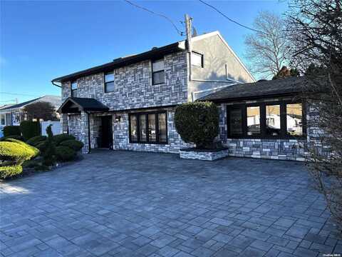 274 N Utica Avenue, Massapequa, NY 11758