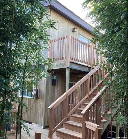 50 Clipper Roadway, Corneille Estates, NY 11770