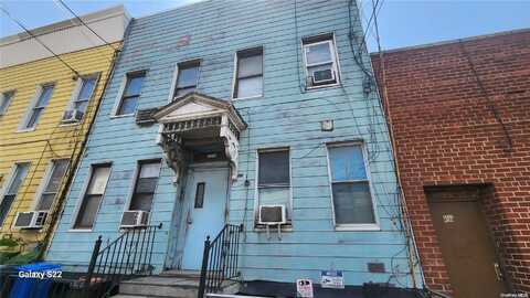 32-18 Greenpoint Avenue, Long Island City, NY 11101