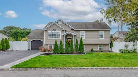 35 Lake Shore Drive, Ronkonkoma, NY 11779