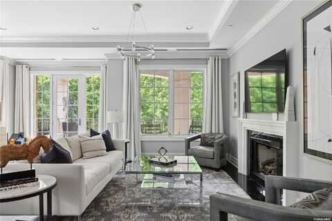 3000 Royal Court, North Hills, NY 11040