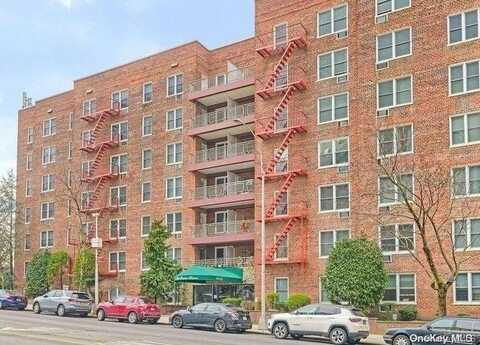 241-20 Northern Boulevard, Douglaston, NY 11362