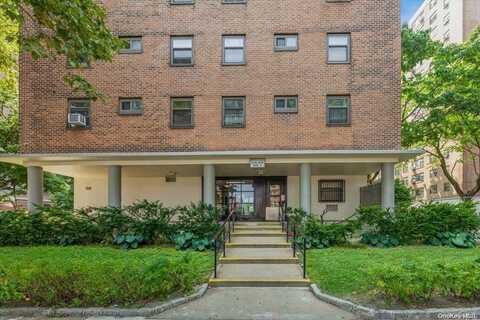 21-20 33rd Road, Astoria, NY 11106