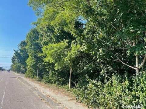 Baybright Dr W, Shirley, NY 11967