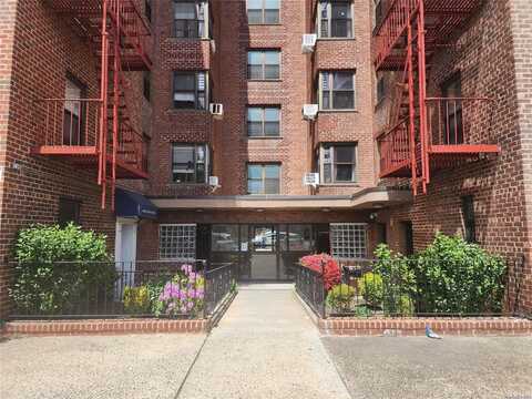 88-09 Northern Blvd, Jackson Heights, NY 11372