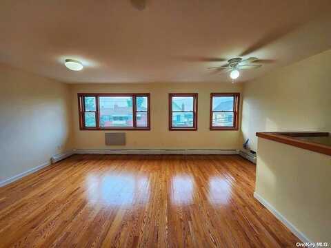 69-22 Caldwell Ave, Maspeth, NY 11378