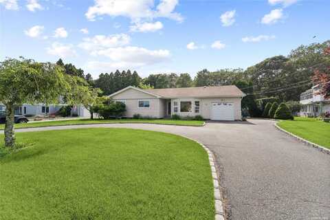 2 Canvasback Lane, East Quogue, NY 11942