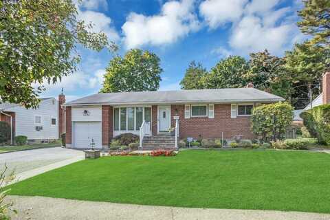 24 W Lane Drive, Plainview, NY 11803