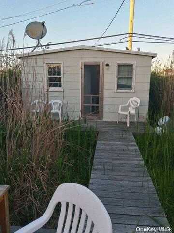 33 Sextant Walk, Ocean Beach, NY 11770