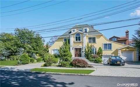 2 Point Crescent, Malba, NY 11357