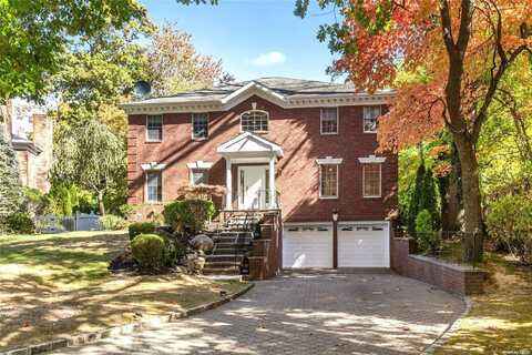 210 Aldershot Lane, Manhasset, NY 11030