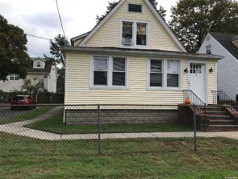 10 Covington Street, Huntington Station, NY 11746