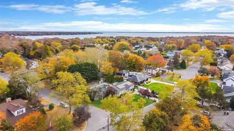 33 Newport Beach Boulevard, East Moriches, NY 11940