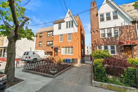 32-33 46th Street, Astoria, NY 11103