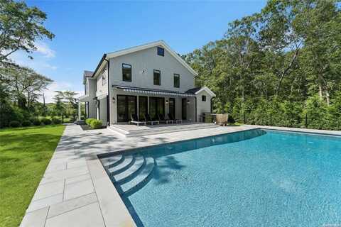 12 Old Main Road, Quogue, NY 11959