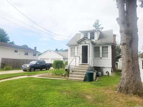 205 Hyman Avenue, West Islip, NY 11795