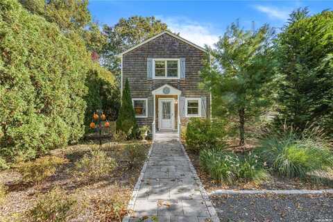 3 Elm Street, Hampton Bays, NY 11946