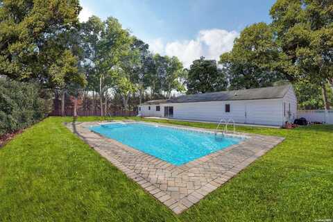 37 Jones Road, East Quogue, NY 11942