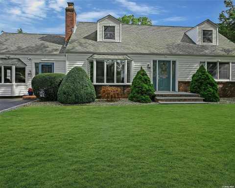 130 Tasker Lane, Greenport, NY 11944