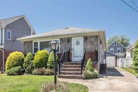 205 White Road, Mineola, NY 11501