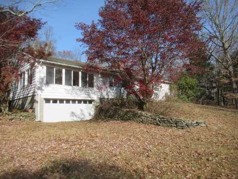 8 Brady Lane, Pawling, NY 12564