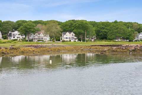 6 Brooks Street, Kennebunkport, ME 04046