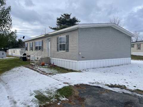 8 Sheldon Place, Lewiston, ME 04240