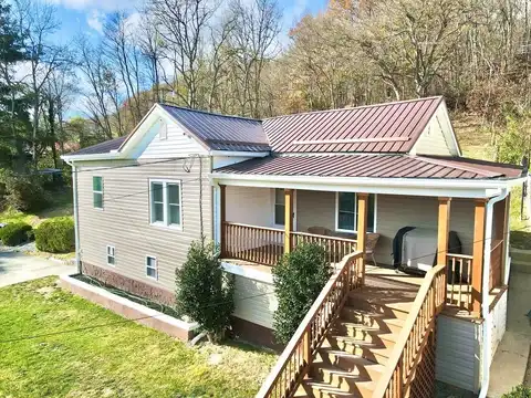 220 Highland Ave, BLUEFIELD, VA 24605