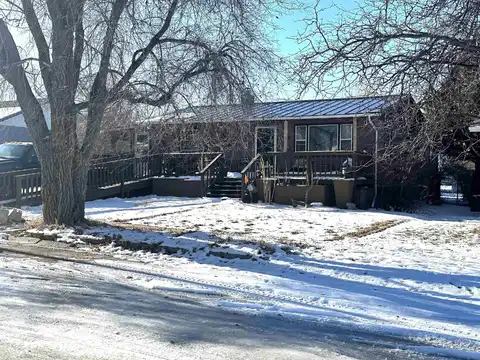 306 10th Avenue, Edgemont, SD 57735