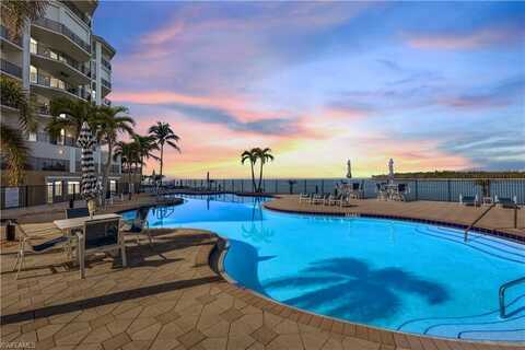 700 La Peninsula, NAPLES, FL 34113