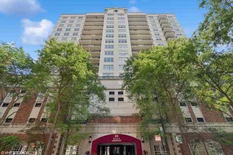 21 W CHESTNUT Street, Chicago, IL 60610