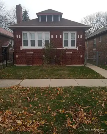 8021 S Clyde Avenue, Chicago, IL 60617