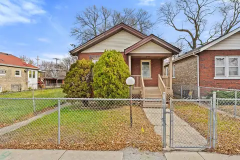 10215 S Bensley Avenue, Chicago, IL 60617