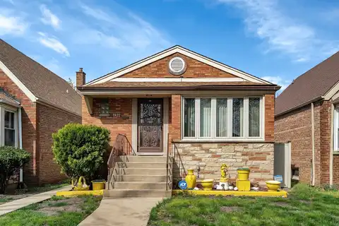 7922 S Fairfield Avenue, Chicago, IL 60652