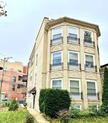 5739 N Francisco Avenue, Chicago, IL 60659