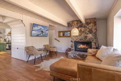 399 Kern Avenue, Sugarloaf, CA 92386