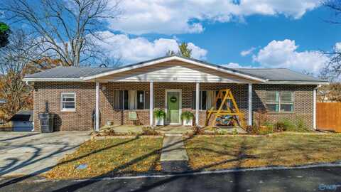 654 Turner Avenue NE, Fort Payne, AL 35967