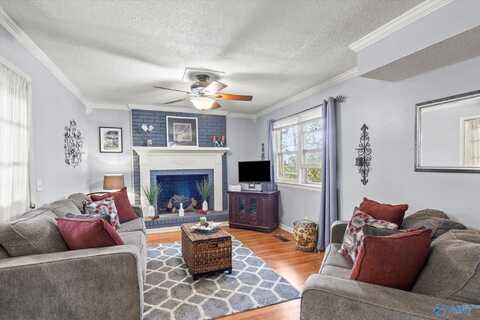 2220 Hickory Hills Drive, Guntersville, AL 35976